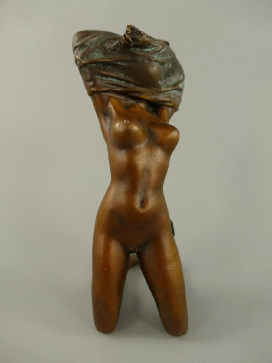 Beeld Erotiek - Naakte Dame Brons - Uitkleden - 17 Cm Hoog 4 Beeld Erotiek - Naakte Dame Brons - Uitkleden - 17 Cm Hoog - Afbeelding 2